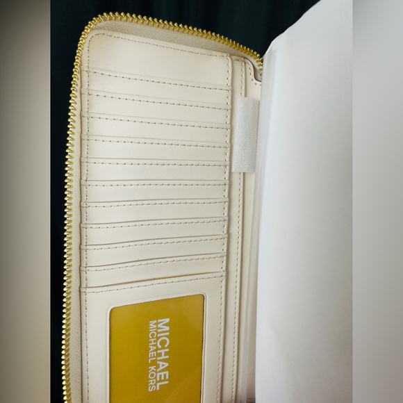 Michael Kors Jet Set Travel Signature Continental Wallet (Lt Cream Calf Hair)NWT - Picture 10 of 12